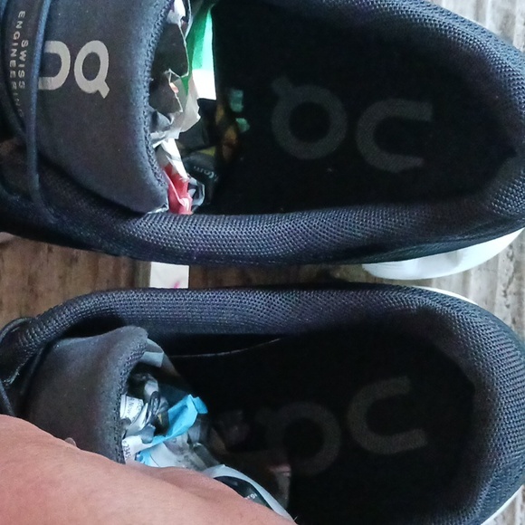 On cloud running shoes - Picture 12 of 13